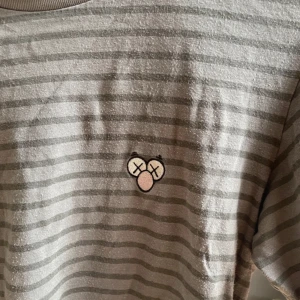 Uniqlo T-Shirt - sparsamt använd 