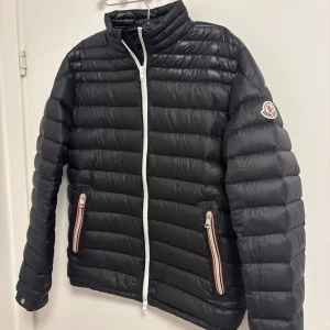  Moncler jacka  - Daniel Nylon Down Bomber Jacket