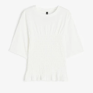 Topp - Superfin vit smockad topp från h&m💞