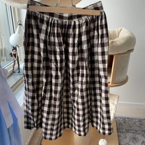 Rutig kjol - 40-tals kjol. Medel längd. 