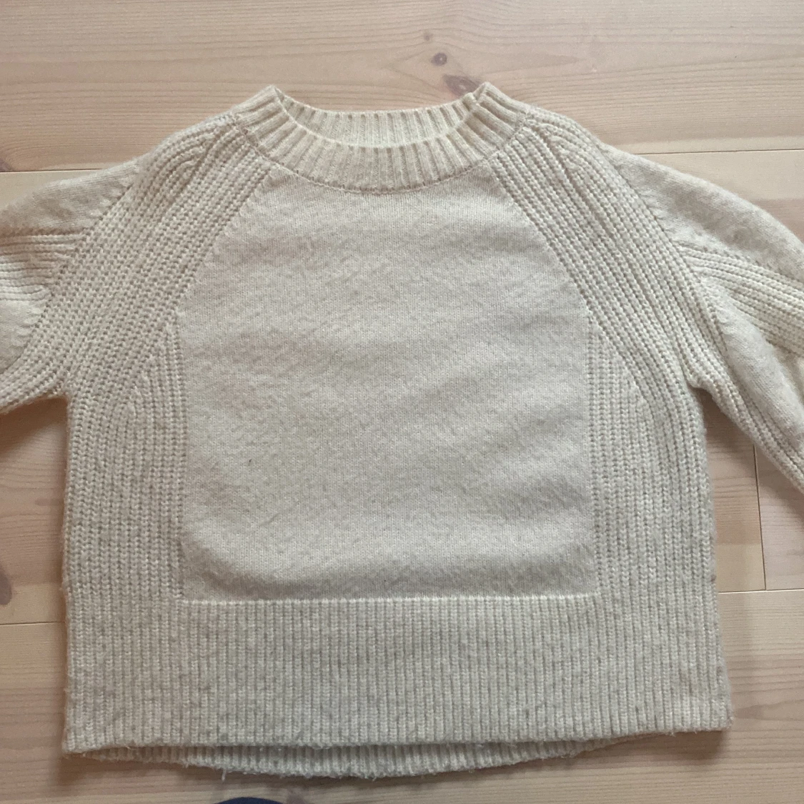 Vit stickad tröja - 90