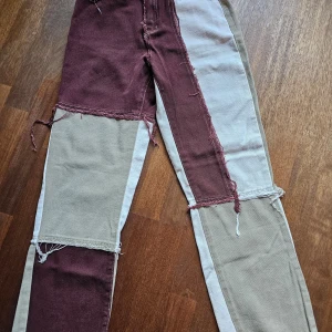 Jeans stl.34 - Jeans stl.34. Aldrig använda.  Kan skickas alt hämtas i Sjöbo, Lund eller Malmö.