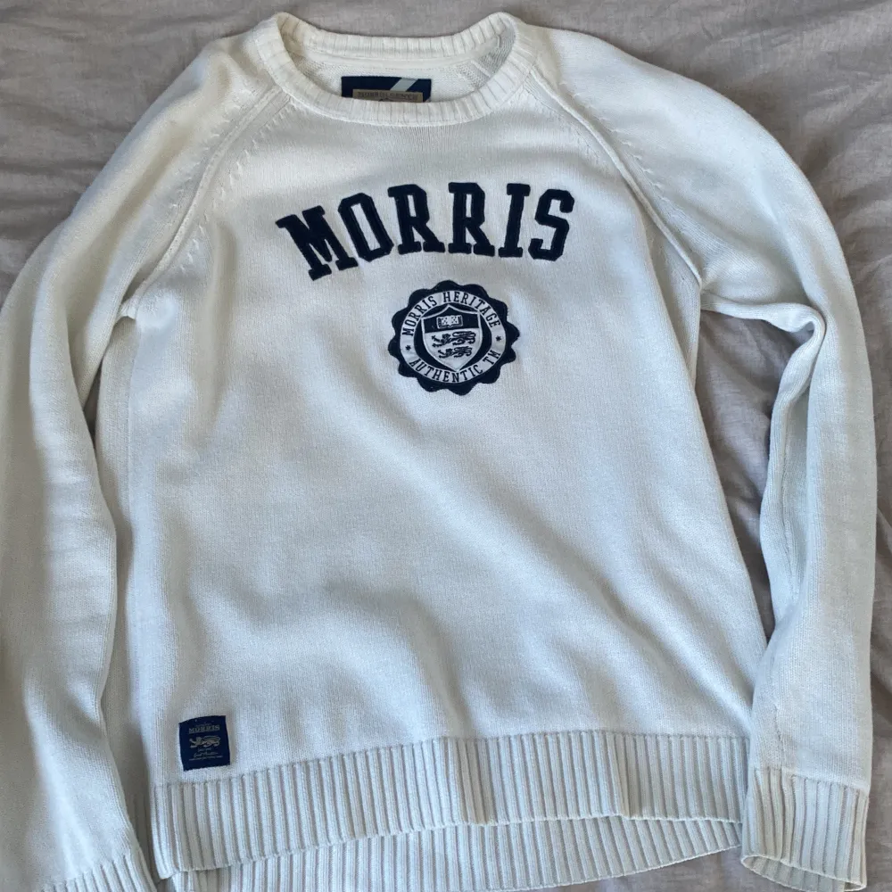 Tja säljer nu min riktigt snygga Morris tröja. Den är väldigt skön och passar perfekt nu till det lita kallare vädret under en väst. Nypris ligger på runt 1500 och säljer den för 499 men kan sänka vid smidig affär/Olle.. Neuletakit & Villapaidat.