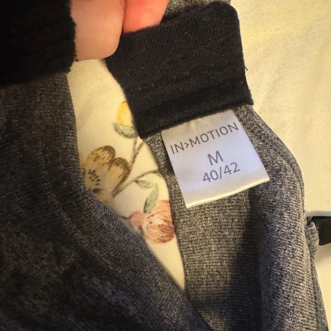 Grå sport-bh från In Motion - 91