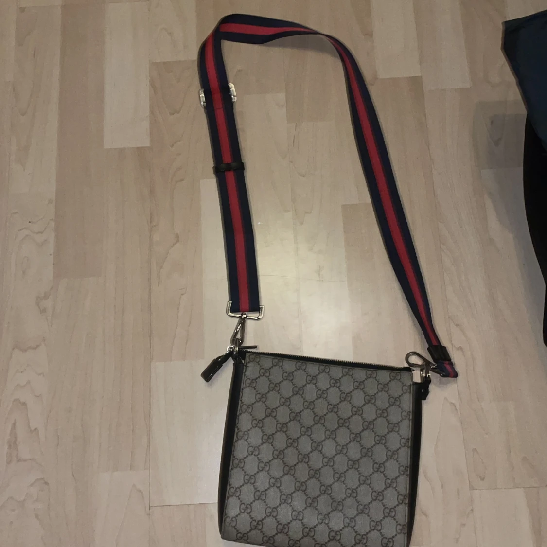 Axelväska från GG med monogram - 90