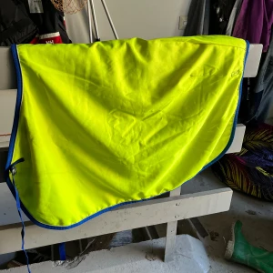 Ländtäcke reflex - Ländtäcke i storlek cob använt fåtal gånger så i mycket bra skick men kan inte tvätta innan så där av så billigt