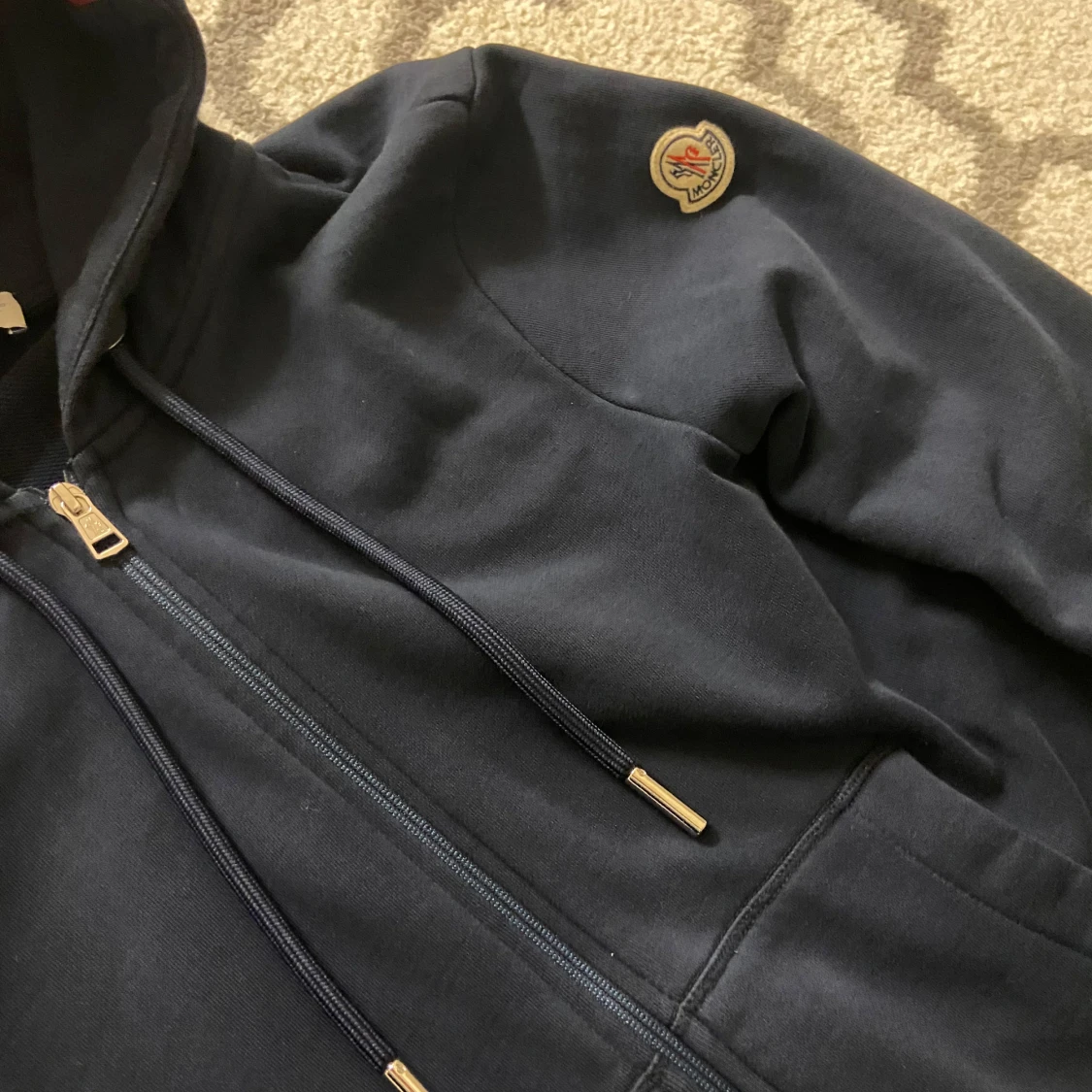 Mörkblå hoodie från Moncler - 90