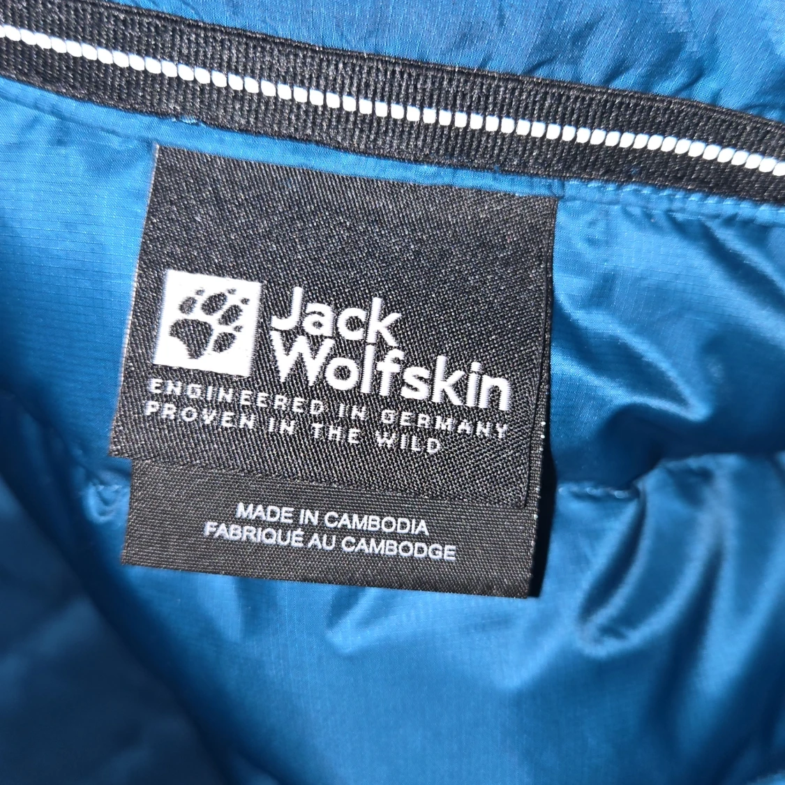 Blå dunväst från Jack Wolfskin - 93