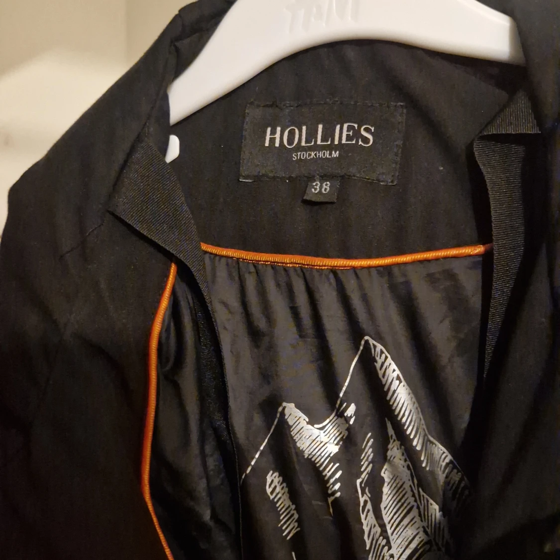 Svart dunjacka från Hollies - 91