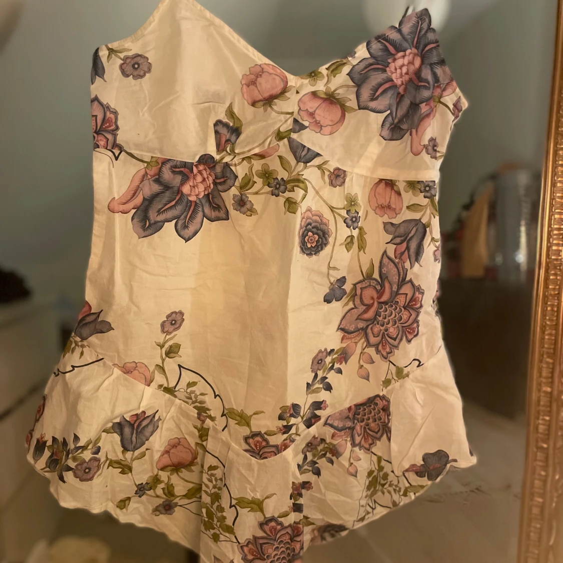 Blommig korsettopp - 90