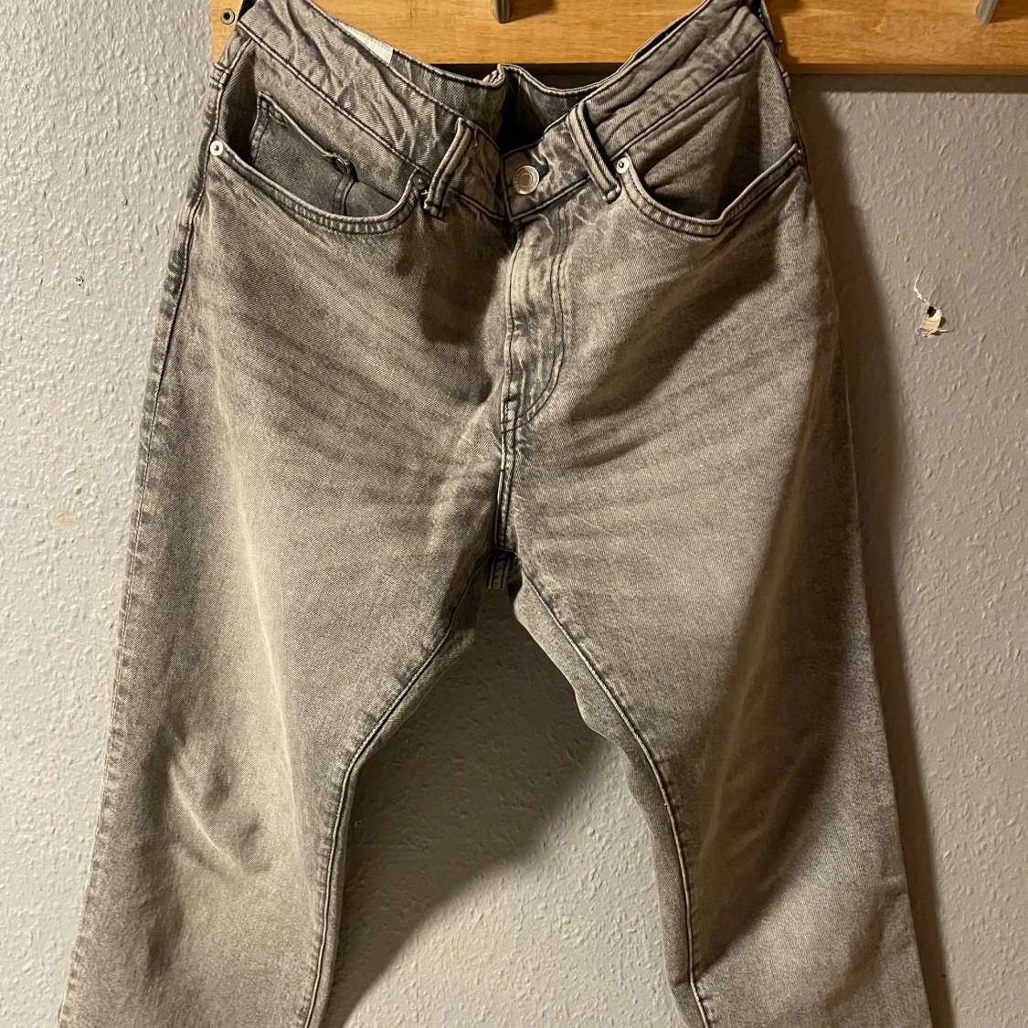 Grå jeansbyxor - 90