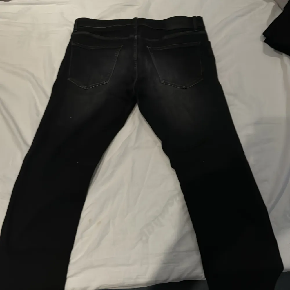 Hugo boss storlek 32/32. Köpt i danmark för 2000 svenska kronor använt några gånger säljer för storleken inte passar.. Jeans & Byxor.