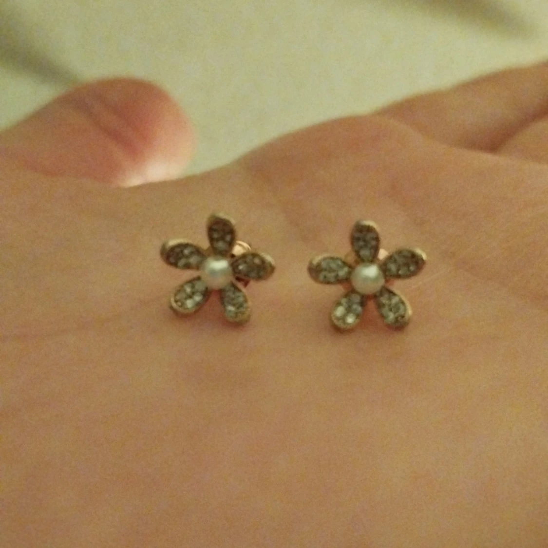 Söta pärl, blom öronhängen