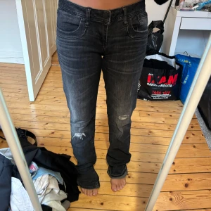 LTB jeans  - Super snygga LTB jeans men som tyvärr är för stora strl 28/34.