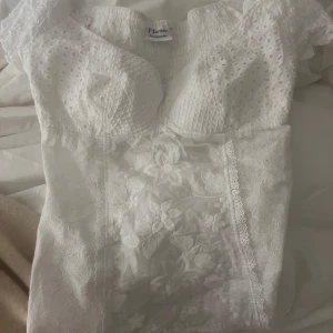 Söt Topp - storlek l men skulle säga s/m