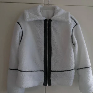 Jacka  - Skriv vid intresse ❤️