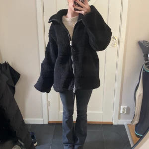 Pilejacka hm 💓 - Jättesnygg pilejacka från hm 💓 den är i nyskick och slutsåld överallt 🎀