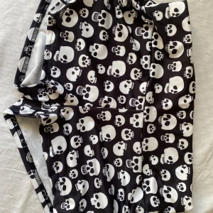 halloween döskalle  - oanvända passar en M-L 