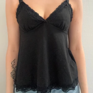 svart topp - svart söt topp från shein!