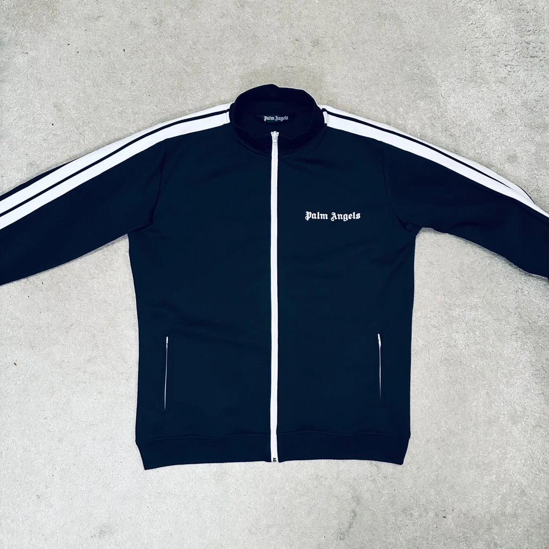 Svart Track Jacket
