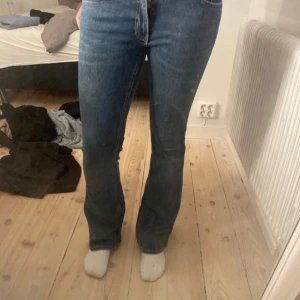 lågmidjade jeans - super snygga jeans som inte kommer till användning då de är lite korta på mig som är 173💗