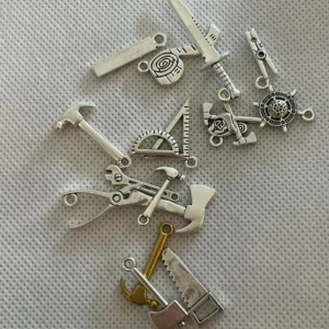 Berlocker  - Berlocker  Frakt tillkommer 