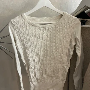 Åtsittande topp - Har ett litet hål men it som syns