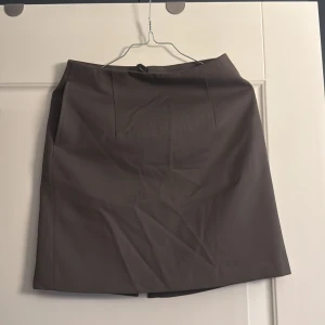 Mörkbrun Kjol - Filippa K - Mycket bra skick. 