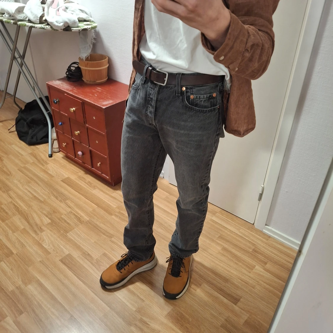 Mörk Grå jeans från Levi's 501  - 2
