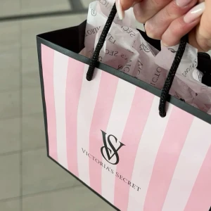Victoria’s Secret påse - om du har några frågor vänligen fråga💖(säljer 1 påse) 