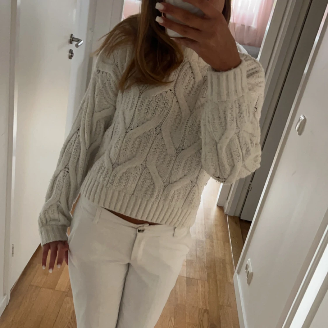 Vit stickad tröja - 1
