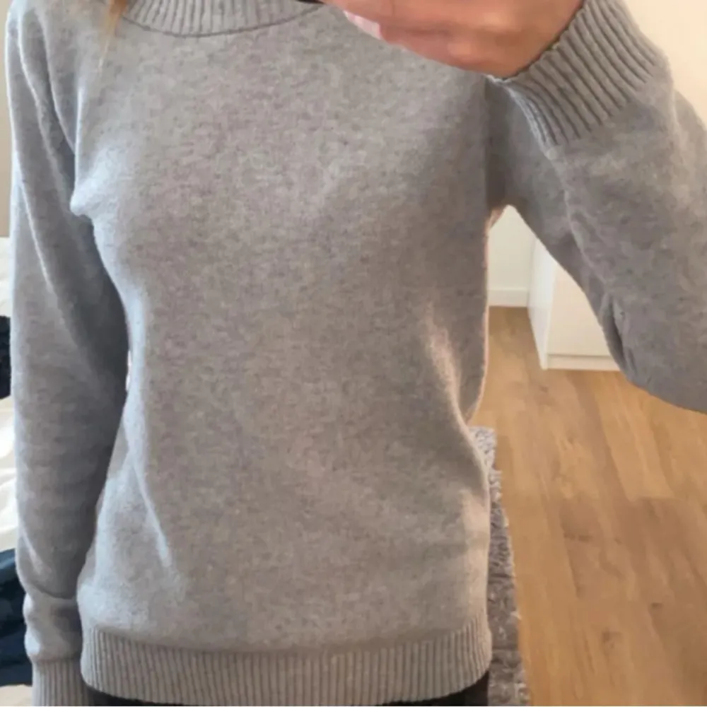 Jättefin stickad tröja från Vila💗. Neuletakit & Villapaidat.