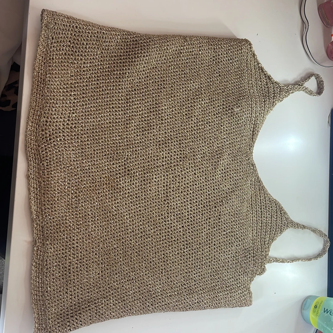 Glittrig guldstickad linne - 92