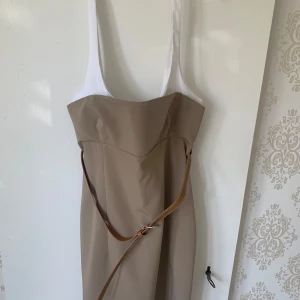 Mini klänning  - Jättefin helt ny klänning ifrån Zara