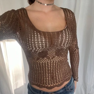 Virkad topp - Vintage virkad långärmad topp från Bette Paige. Sitter såå fint på 🤎