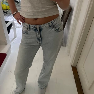 Ljus blå baggy jeans  - Bra skick! 