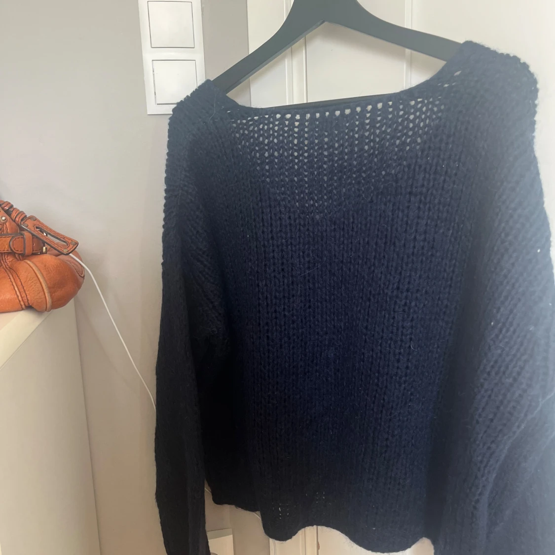 Mörkblå stickad tröja från Aylajk - 90