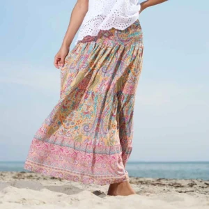 TRENDIG MAXIKJOL - Jättefin långkjol från MARTA DU CHATEAU💕💕storlek M men passar även mig som är xs pågrund av att tygets stretch (passar säkert större kroppsformer också) 