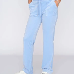 Juicy Byxor Blå - I jätte god skick, knappast använd väldigt fina också!