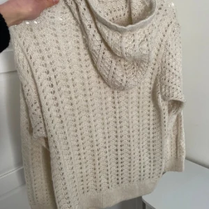 Stickad kofta  - Jättesöt stickad kofta i strl S