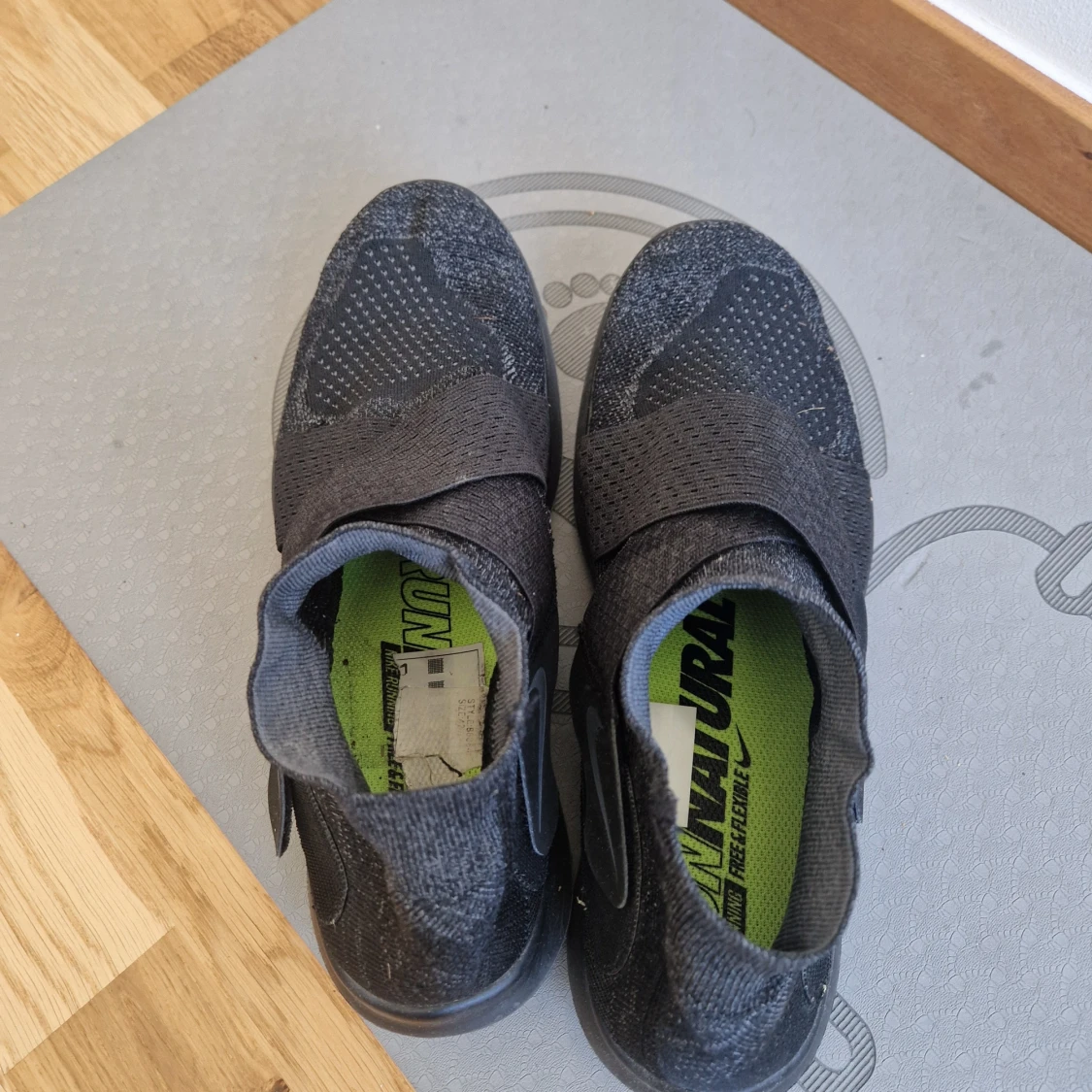 Nike runner sock fit 42.5 men