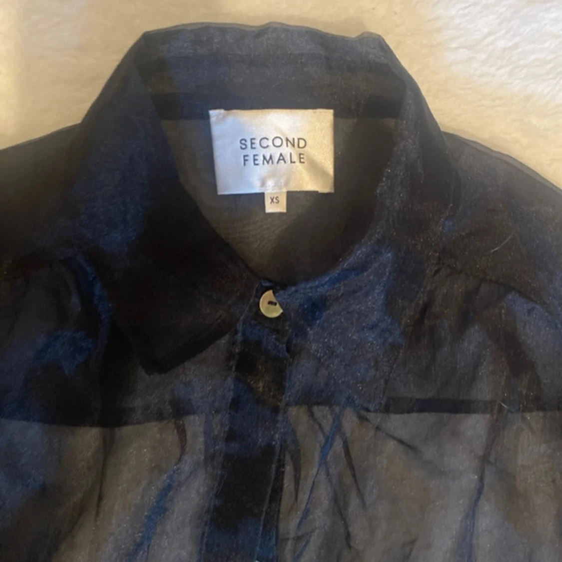 Svart blus från Second Female - 90