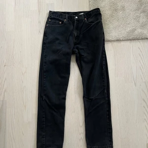Levis 505 jeans 33/32 - Supersnygga Levis 505 i skick 8/10  W33L32