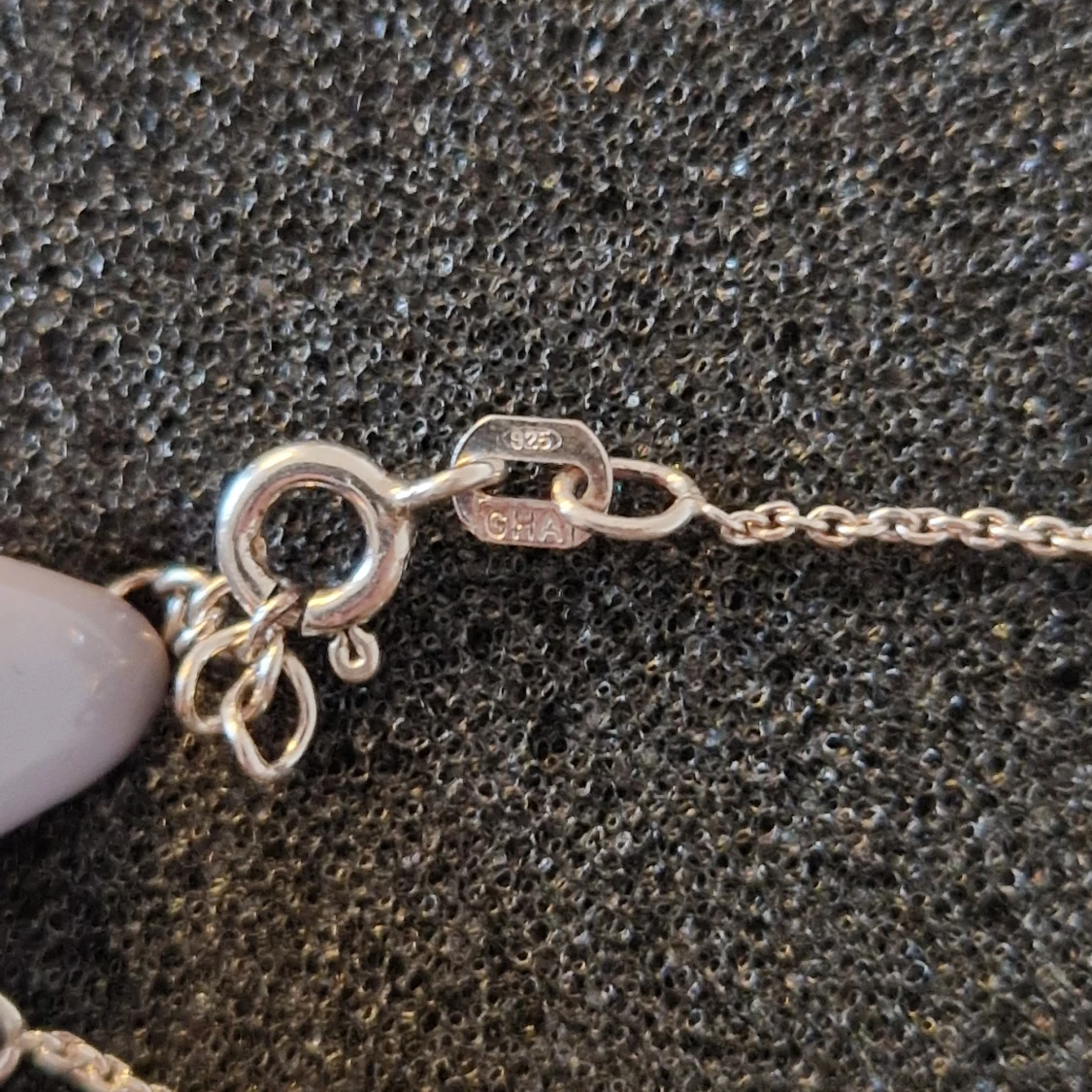 Silverhalsband med minimalistisk hängsmycke - 90