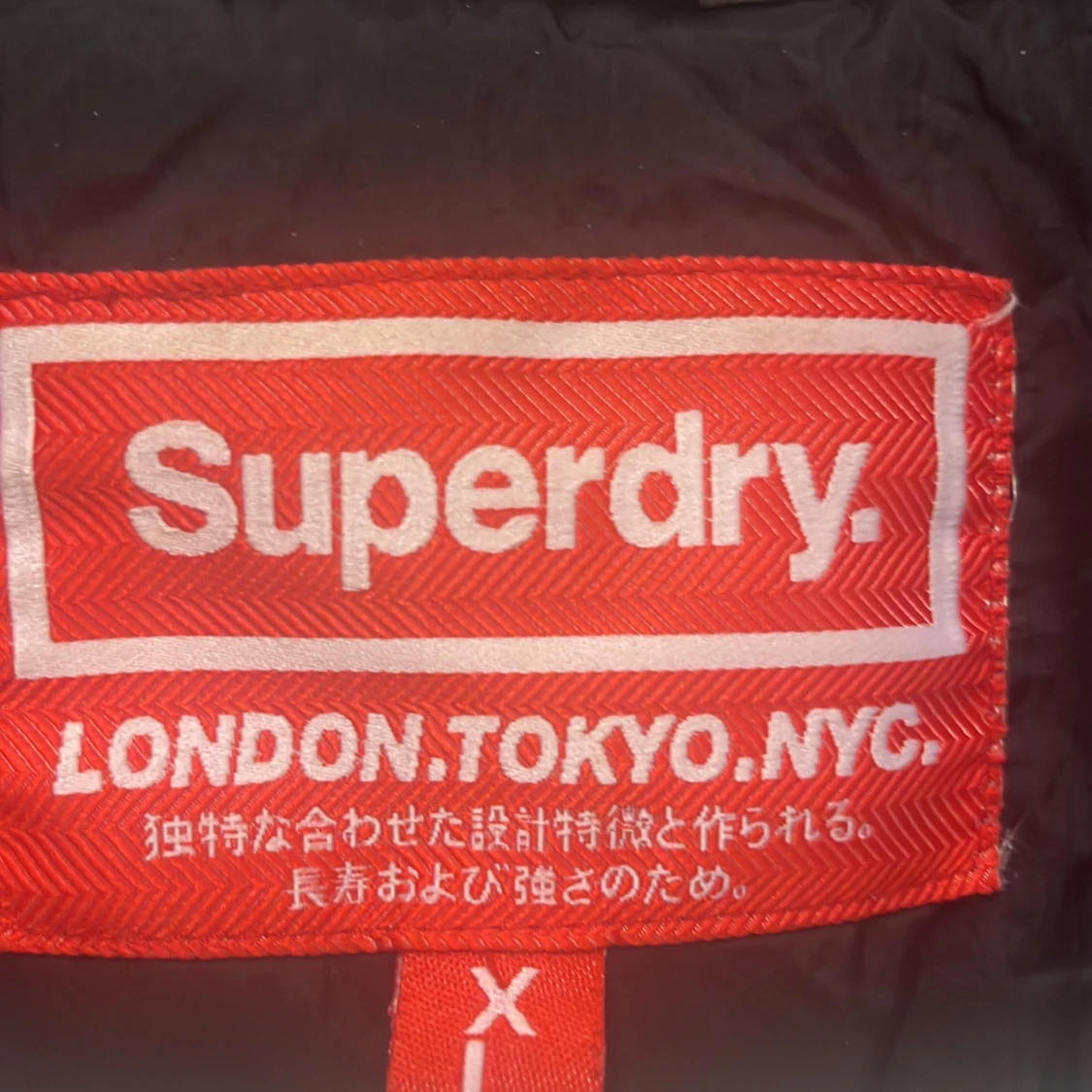 Svart pufferjacka från Superdry - 91