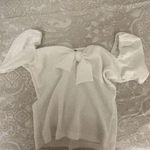 Fin blus/topp - Beatles från Zalando den va för liten och har tappat bort retur lappen😂
