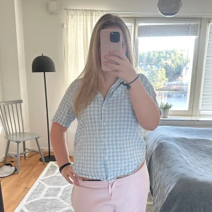 Pyjamas tröja🥹🥹 - As gullig pyjamaströja från lexington, helt oanvänd och för liten för mig.🤗🤗Nypris 500kr