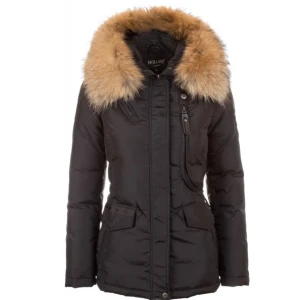 Hollies vinterjacka  - HOLLIES vinterjacka som är använd en vinter. Nypris 4000 men säljer för 2800kr. Storlek 34. 