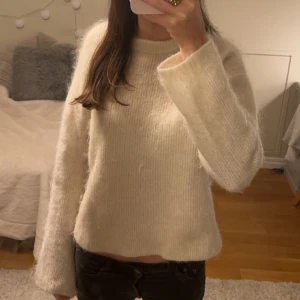 Mohair tröja  - Söt mohair tröja från Other stories! Jättefint skick💕