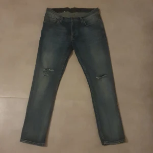 Nudie jeans  - Säljer dessa nudie jeans för att dom är för smala i låren för mig. Dom är 9/10 i skick